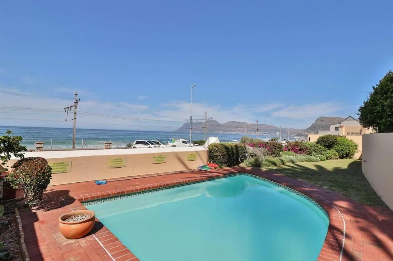 Apartment 38 St James Terrace - Modern Seaside Gem