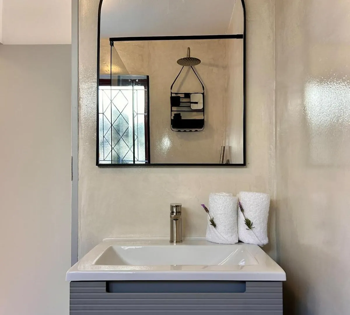 38 St James Terrace - Modern Seaside Gem South Africa