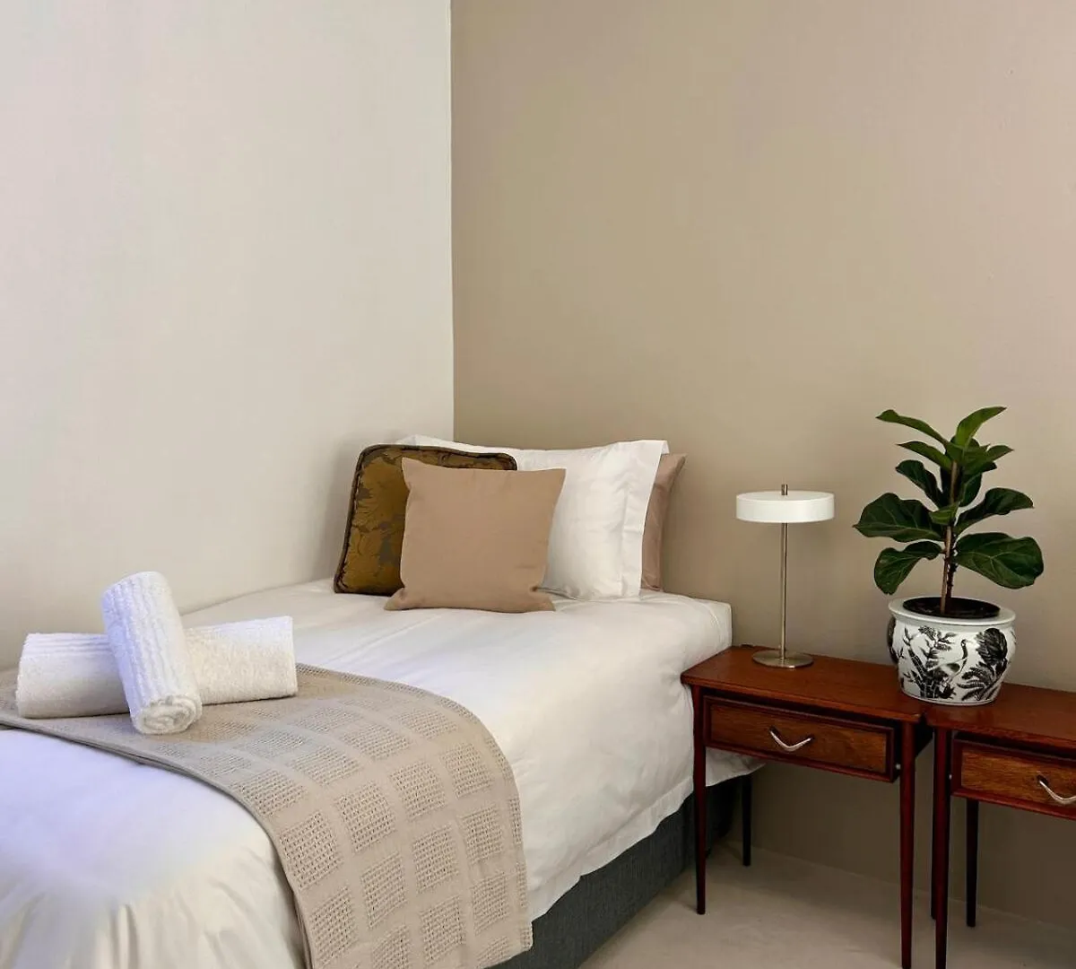 38 St James Terrace - Modern Seaside Gem 0*,  Sudafrica